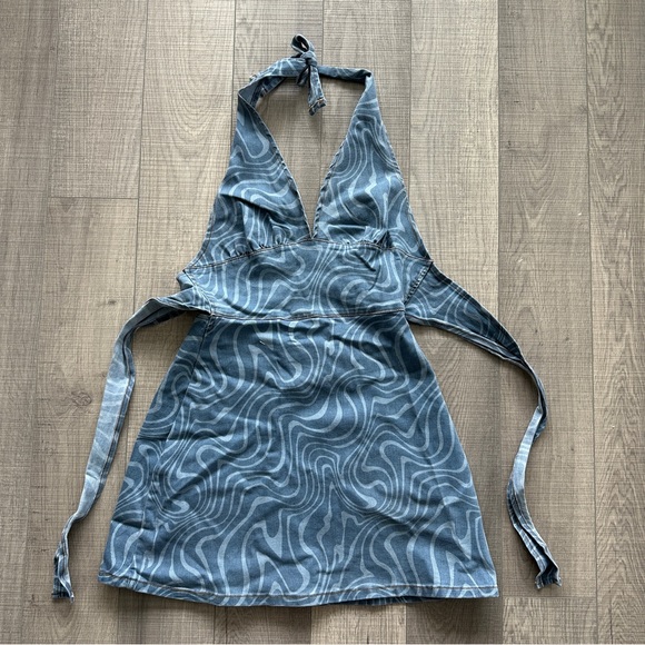 UO denim halter wrap dress - Picture 2 of 4